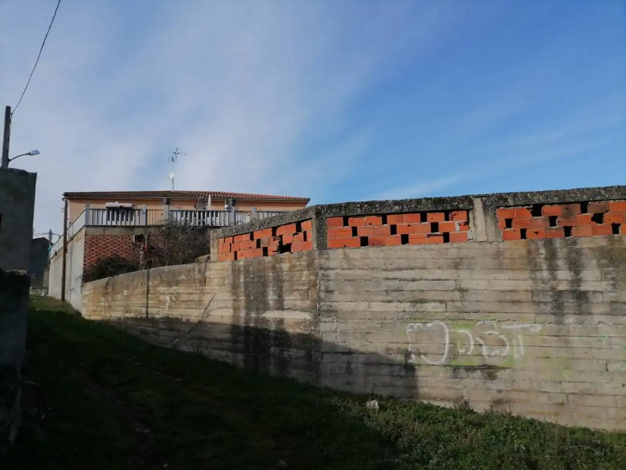 Vista exterior de Casa o xalet en venda en Fuentes de Oñoro amb Aire condicionat, Calefacció i Terrassa