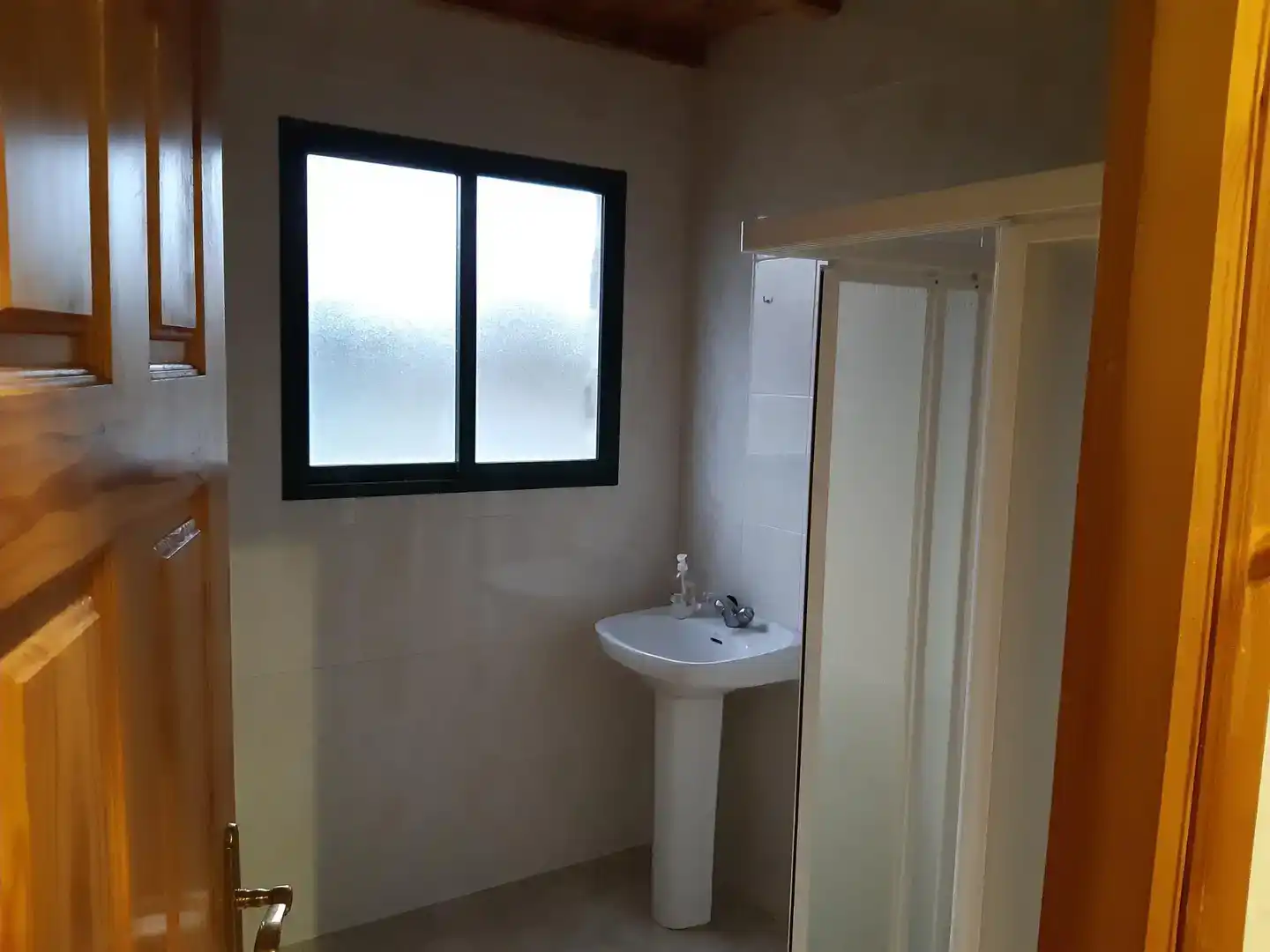 Badezimmer von Fabrikhallen zur Miete in Mugardos