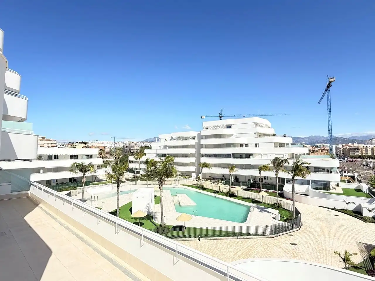 Vista exterior de Pis en venda en Vélez-Málaga amb Aire condicionat, Calefacció i Jardí privat