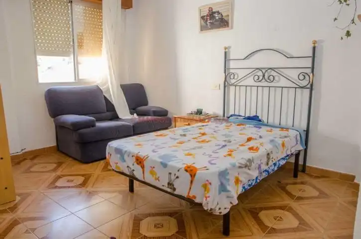 Dormitori de Apartament en venda en Orihuela amb Terrassa, Moblat i Balcó