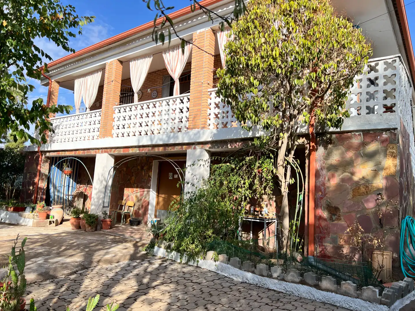 Außenansicht von Haus oder Chalet zum Verkauf in Puerto Lápice mit Klimaanlage, Heizung und Privatgarten