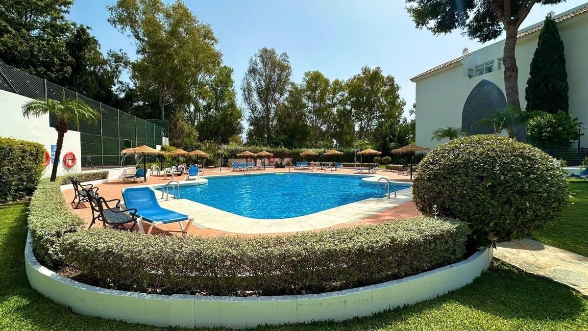 Piscina de Apartament de lloguer en Marbella amb Aire condicionat, Calefacció i Terrassa