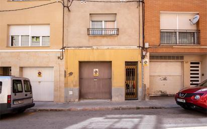 Vista exterior de Casa adosada en venda en Terrassa amb Calefacció i Terrassa