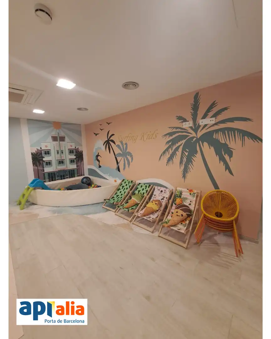 Living room of Flat for sale in Sant Feliu de Llobregat  with Heating, Private garden and Swimming Pool