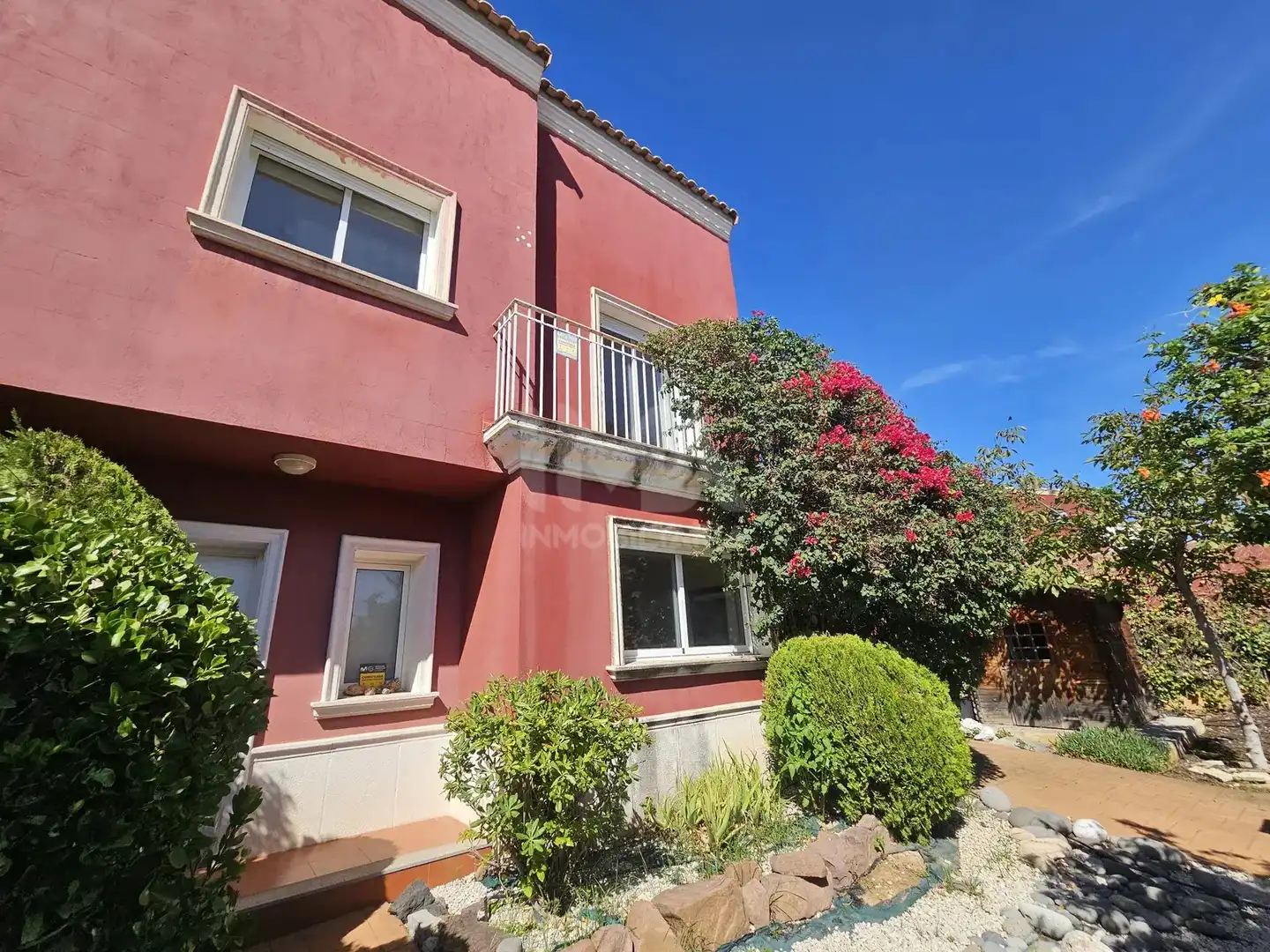 Vista exterior de Casa adosada en venta en Montealegre 