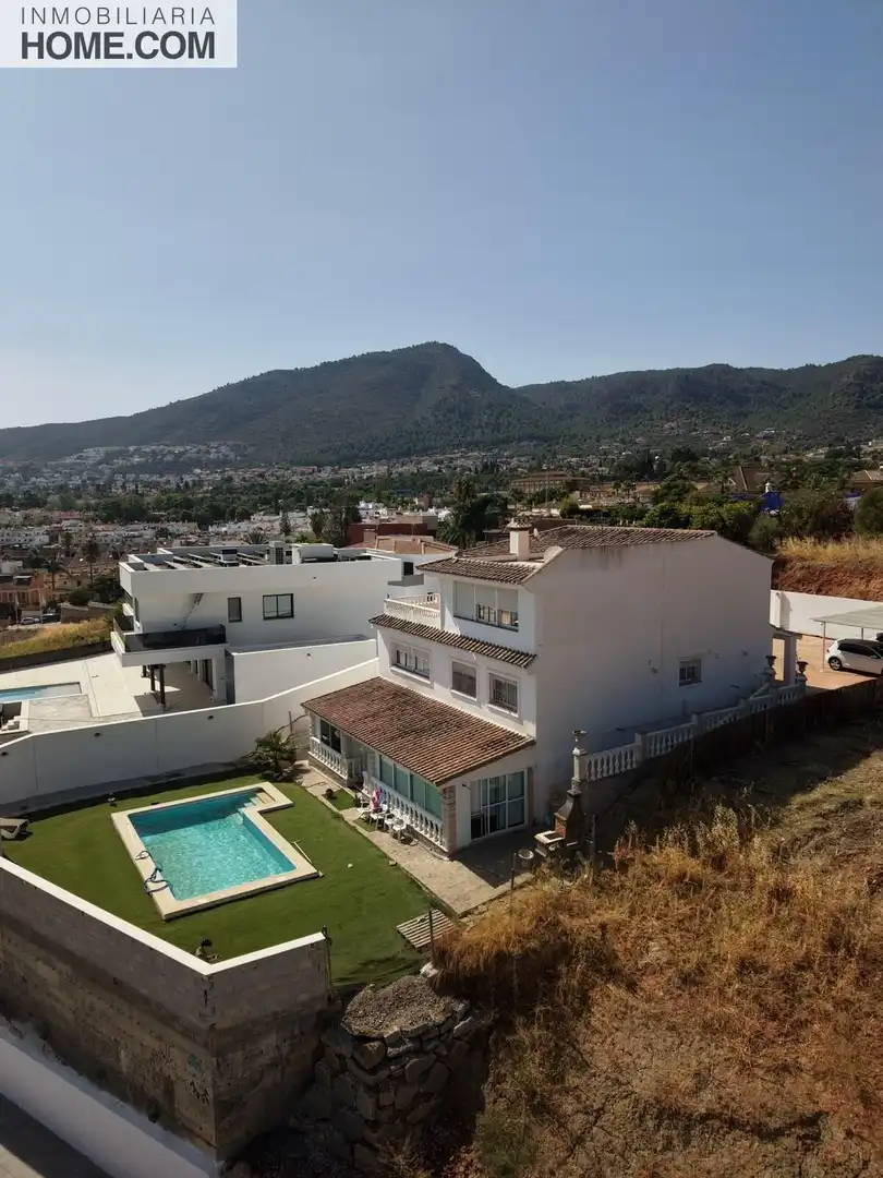 Chalet con piscina en venta en Capellanía - Retamar, imagen 2