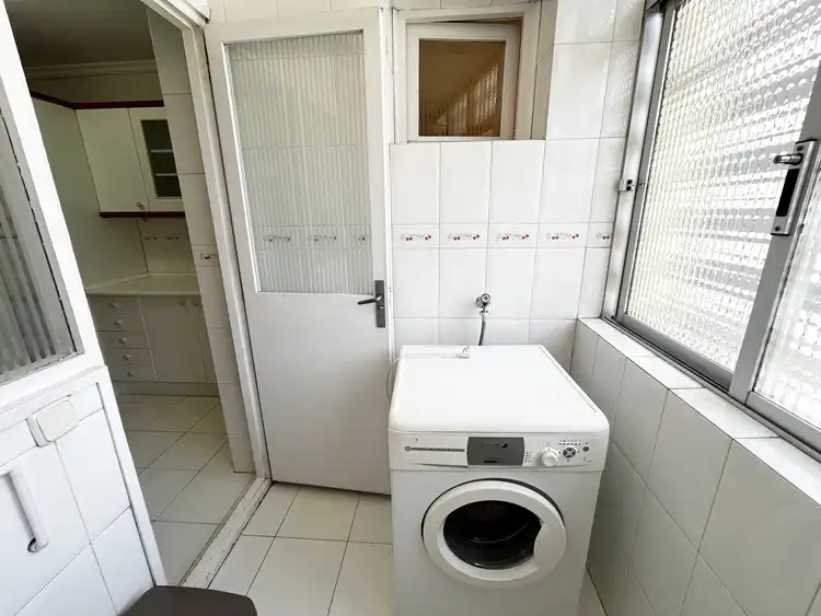 Bathroom of Flat for rent in Madrid  with Air Conditioner, Heating and Parquet flooring