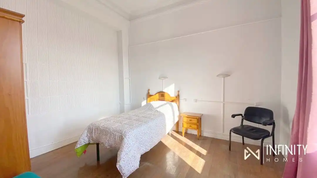 Bedroom of Flat for rent in Bilbao   with Heating and Balcony