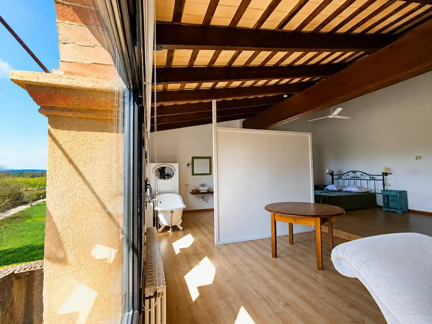 Wohnzimmer von Country house zum Verkauf in Forallac mit Heizung, Privatgarten und Terrasse