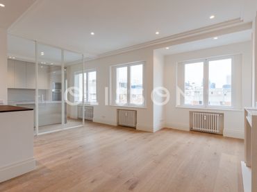 Piso con ascensor en venta en Chamberí