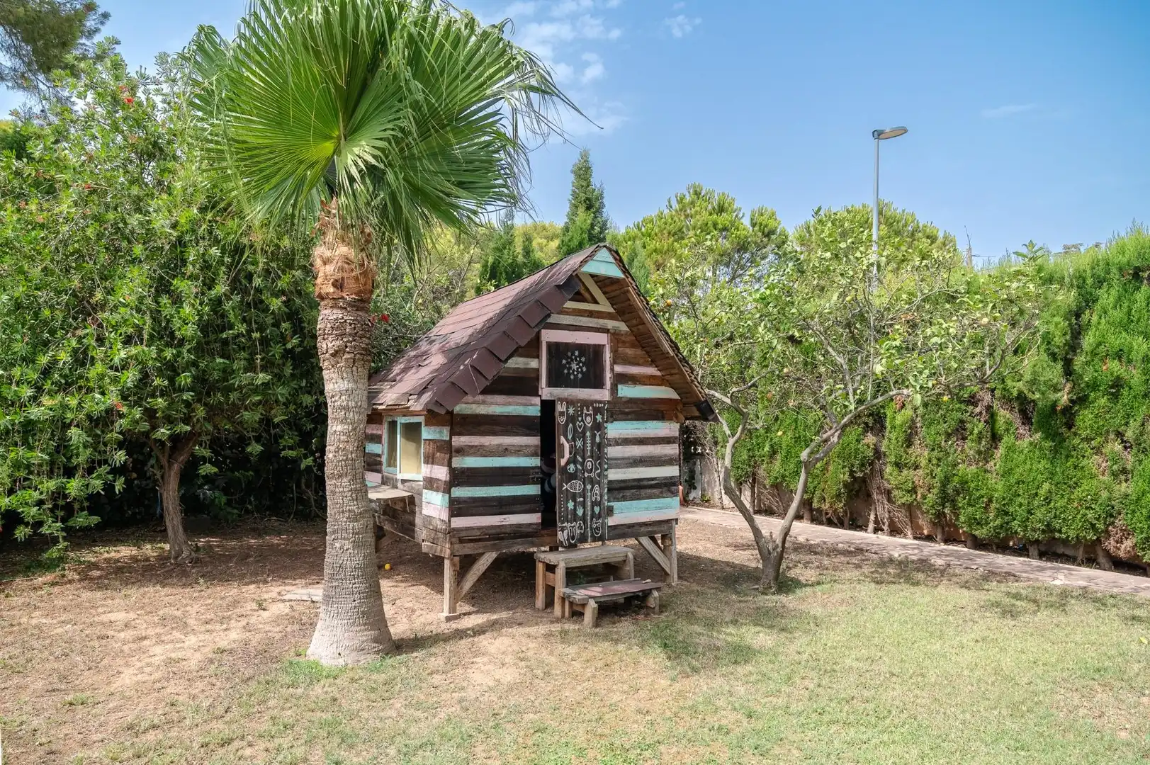 Vista exterior de Casa o xalet en venda en Castellón de la Plana / Castelló de la Plana amb Calefacció, Jardí privat i Terrassa