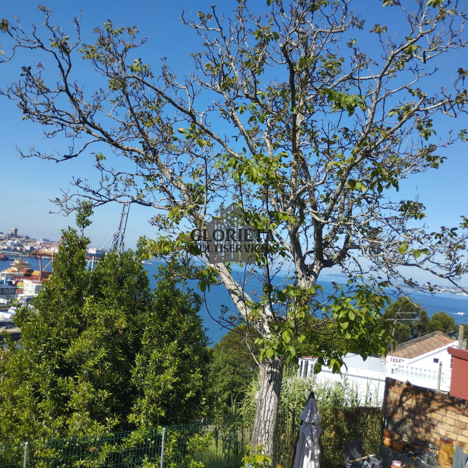 Casa adosada en venda en Vigo  amb Calefacció, Terrassa i Traster