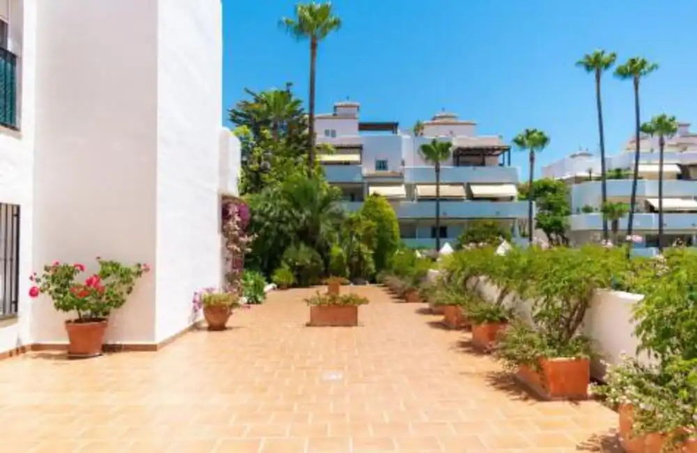 Jardí de Dúplex de lloguer en Marbella amb Aire condicionat, Terrassa i Piscina