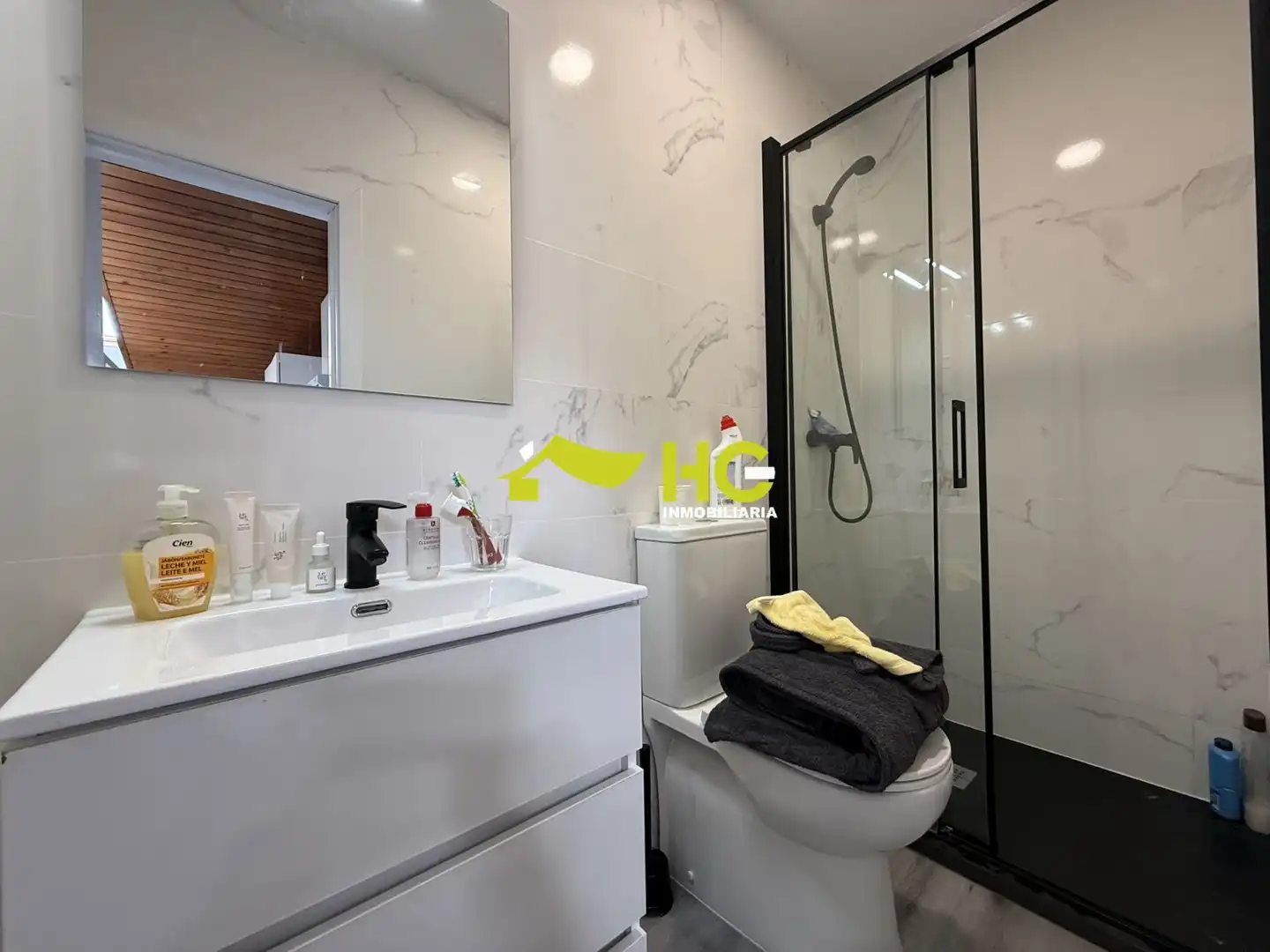 Baño de Apartamento de alquiler en Madrid con Aire acondicionado, Calefacción y Amueblado