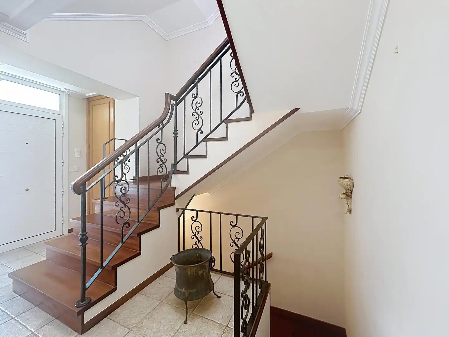 Casa adosada en venta en Santiago de Compostela  con Calefacción, Terraza y Piscina comunitaria