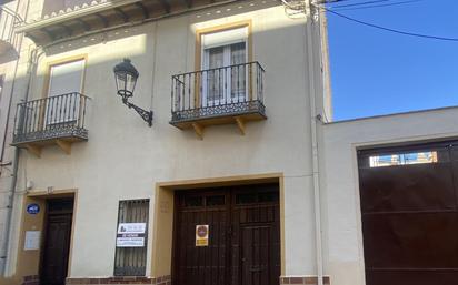 Vista exterior de Casa o xalet en venda en Tomelloso amb Aire condicionat, Terrassa i Balcó