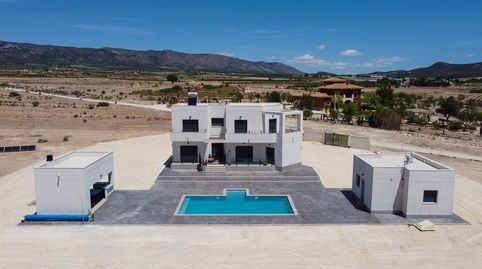 VILLAS DE OBRA NUEVA EN PINOSOPuede elegir villas con toques tradicionales espantildeoles o acabados super modernos, luminosos y l