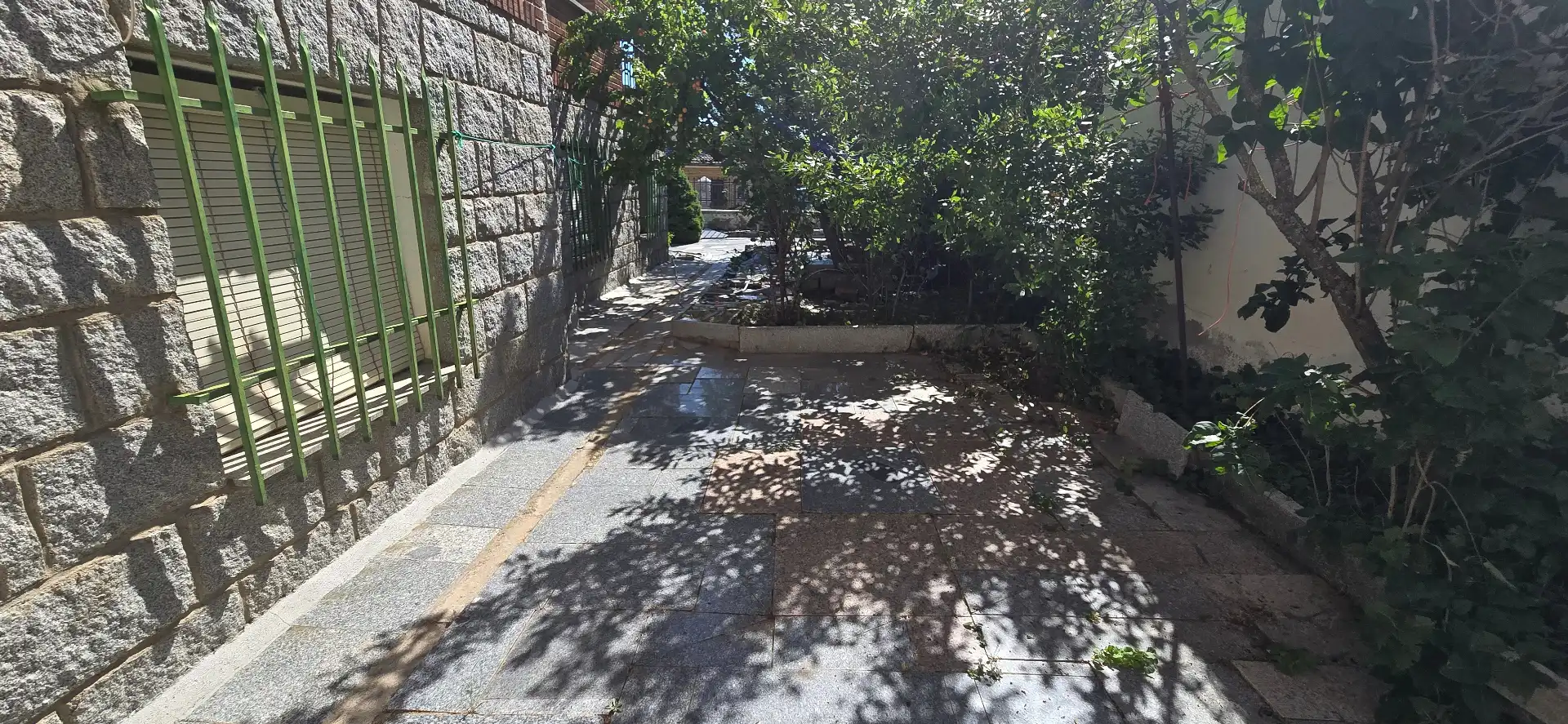 Vista exterior de Casa o xalet en venda en Villacastín amb Calefacció, Jardí privat i Balcó