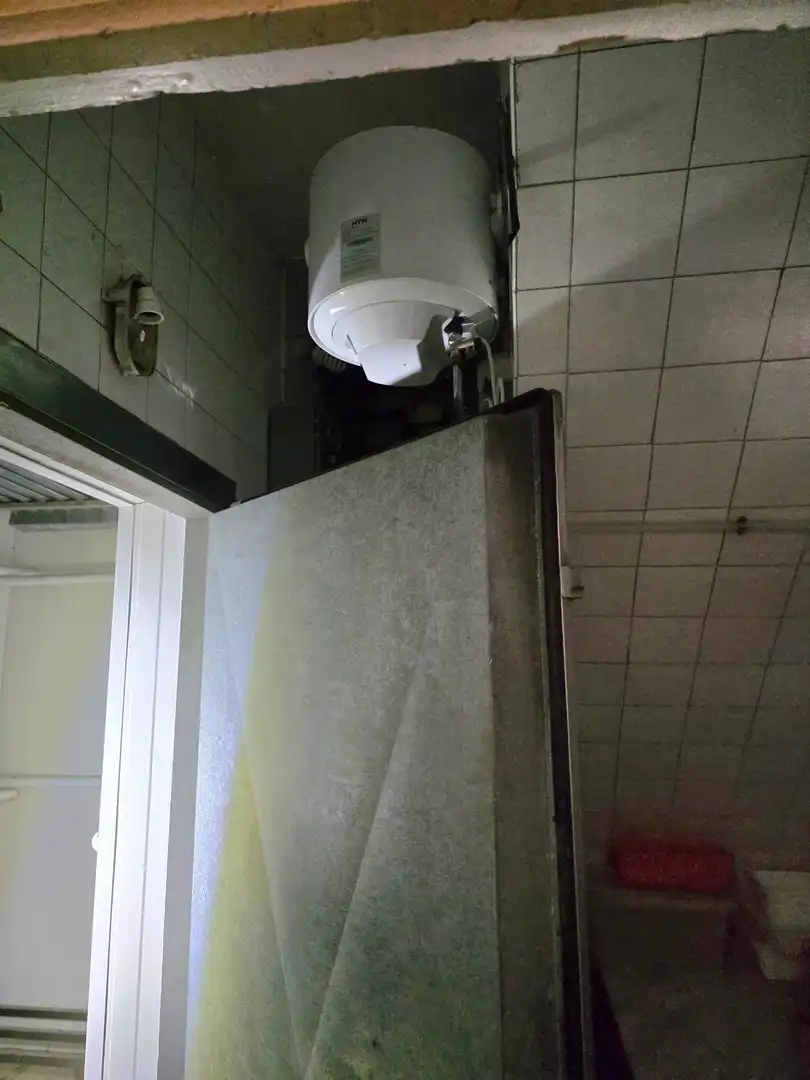 Bathroom of Commercial properties for sale in Barruelo de Santullán