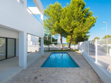 Villa mit Balkon zum Verkauf in Sant Agustí-Cala de Bou
