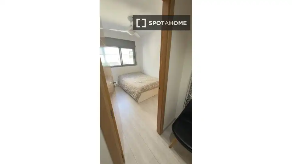 Bedroom of Flat for share in Parets del Vallès  with Air Conditioner, Heating and Furnished
