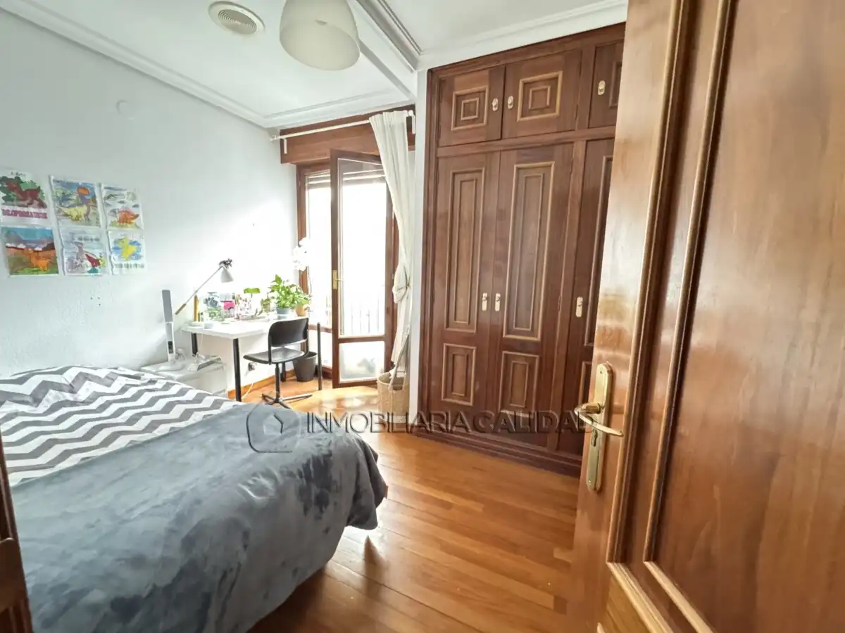 Habitación de Piso de alquiler en Burgos con Calefacción y Amueblado