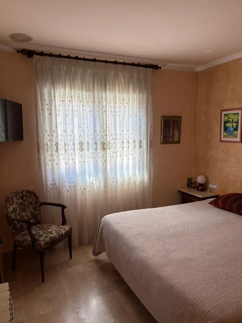 Habitación de Casa adosada en venta en Barcelona con Aire acondicionado, Calefacción y Jardín privado