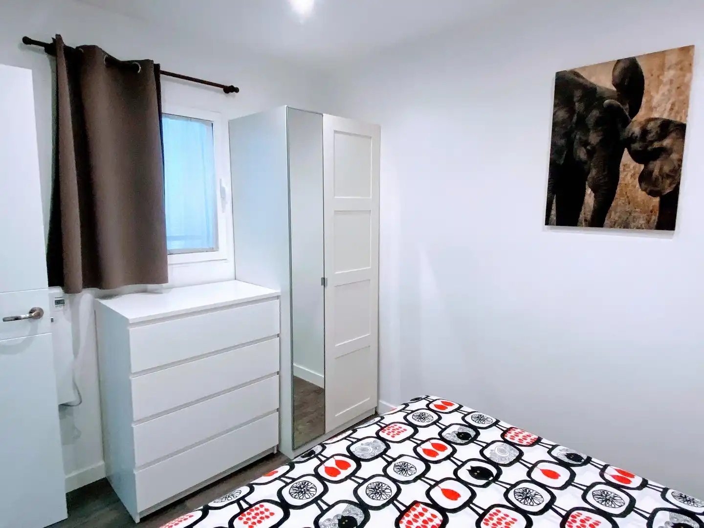 Bedroom of Flat for rent in Madrid  with Air Conditioner, Furnished and Balcony