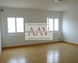 Living room of Attic to rent in Cerdanyola del Vallès