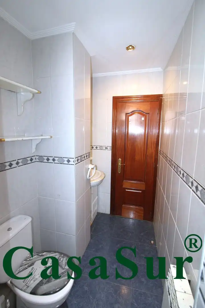 Bathroom of Apartments for sale in Valladolid  with Heating, Parquet flooring and Terrace