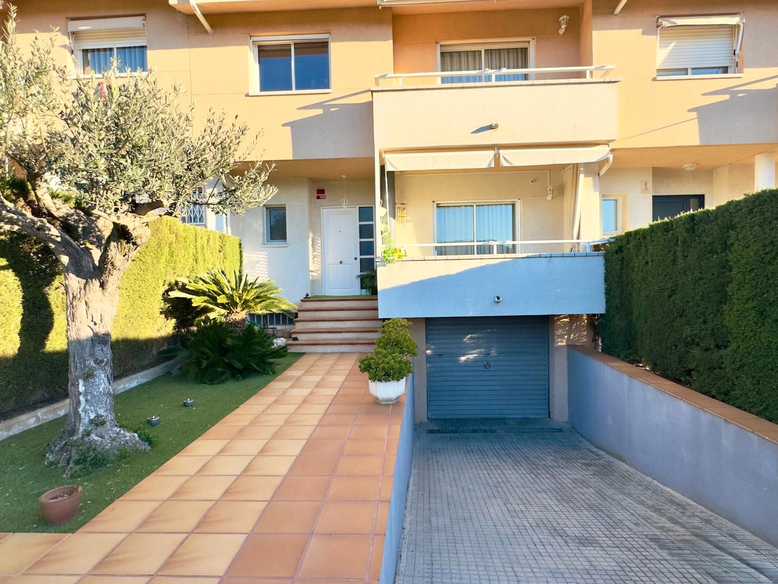 Casa adosada en venda a Olesa de Montserrat