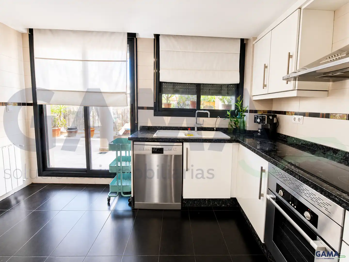 Küche von Dachboden zur Miete in Alzira mit Klimaanlage, Terrasse und Möbliert