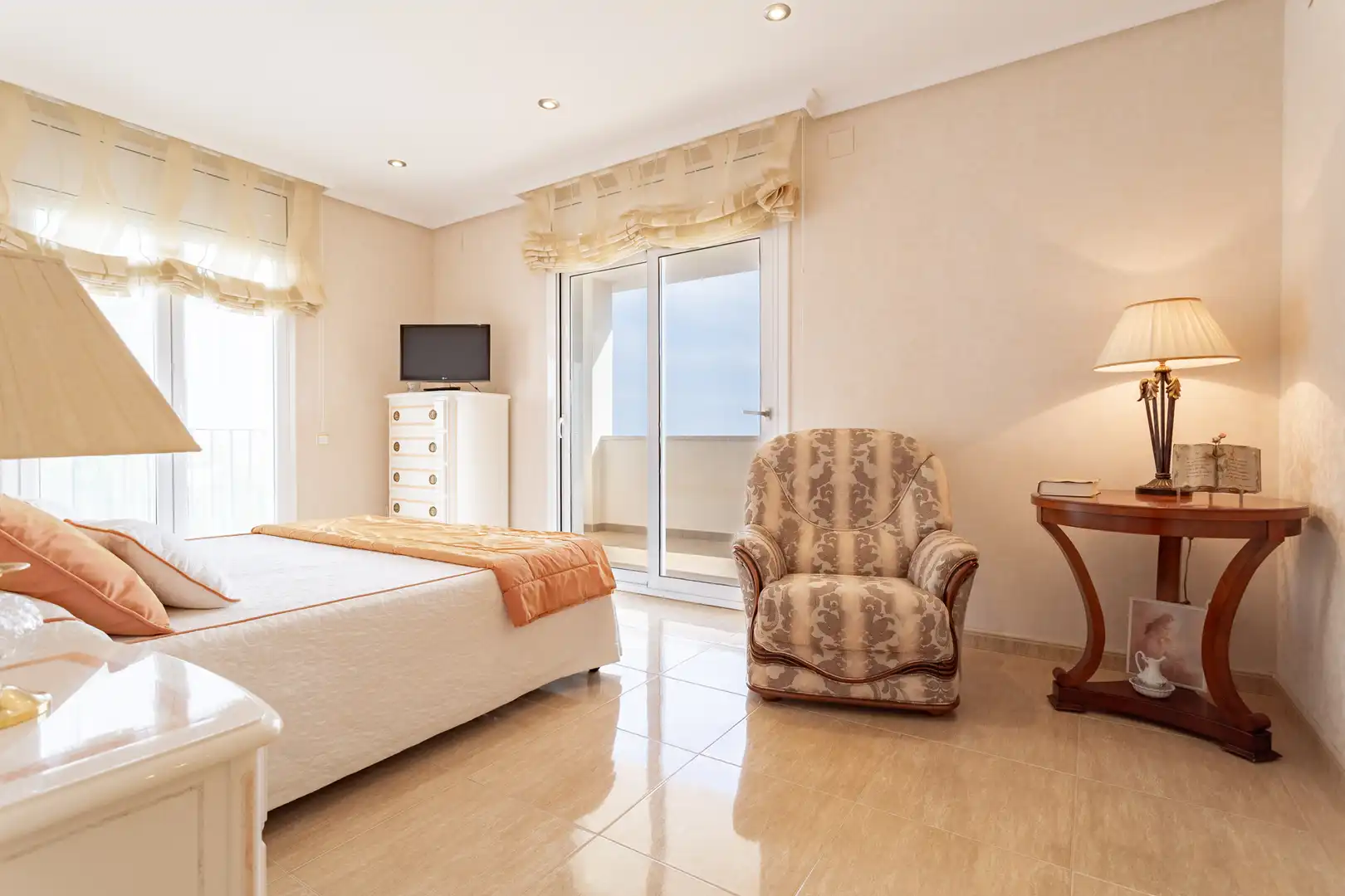 Habitación de Casa adosada en venta en Torredembarra con Aire acondicionado, Calefacción y Jardín privado
