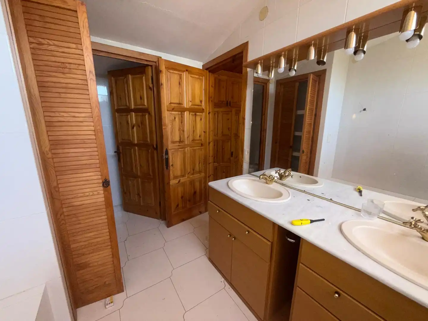 Baño de Casa o chalet en venta en Querol con Jardín privado, Terraza y Piscina