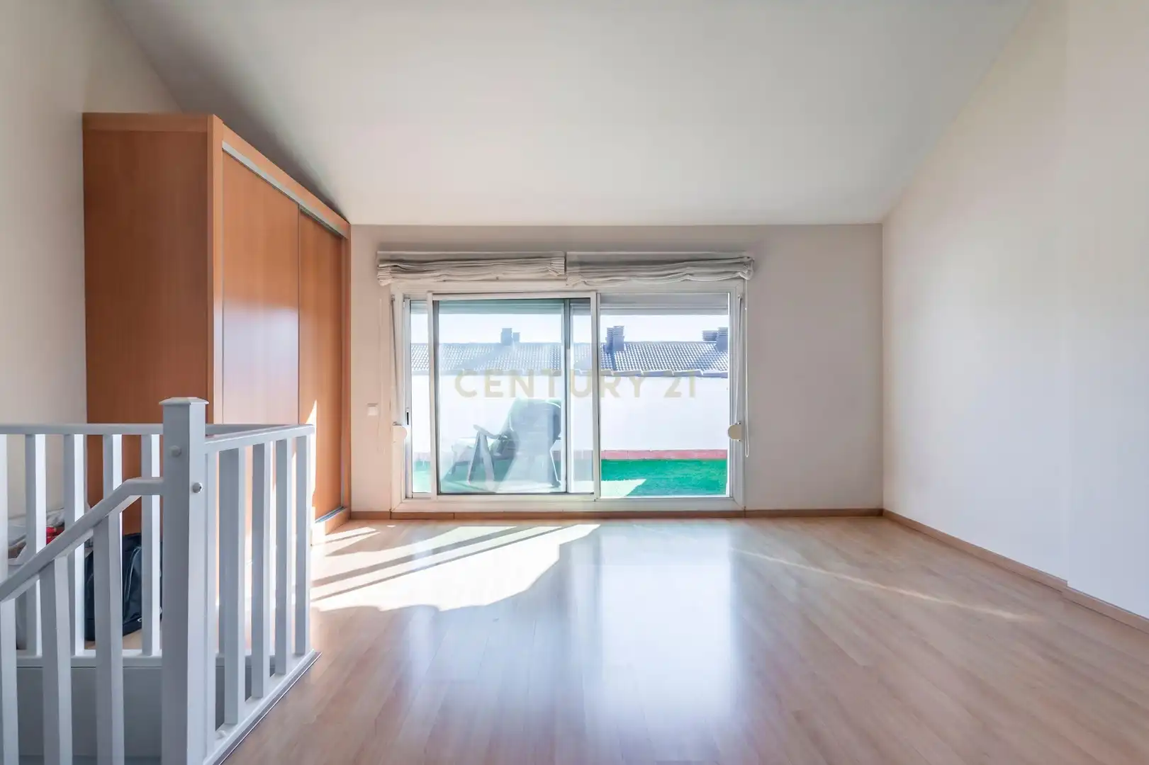 Schlafzimmer von Einfamilien-Reihenhaus zum Verkauf in Sant Joan Despí mit Klimaanlage und Balkon