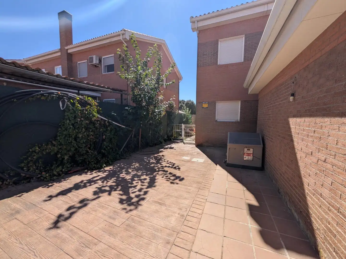 Semi-detached house with pool for sale in Pioz, imagen 41