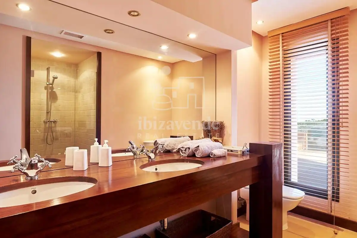 Baño de Casa o chalet de alquiler en Eivissa con Aire acondicionado, Calefacción y Piscina