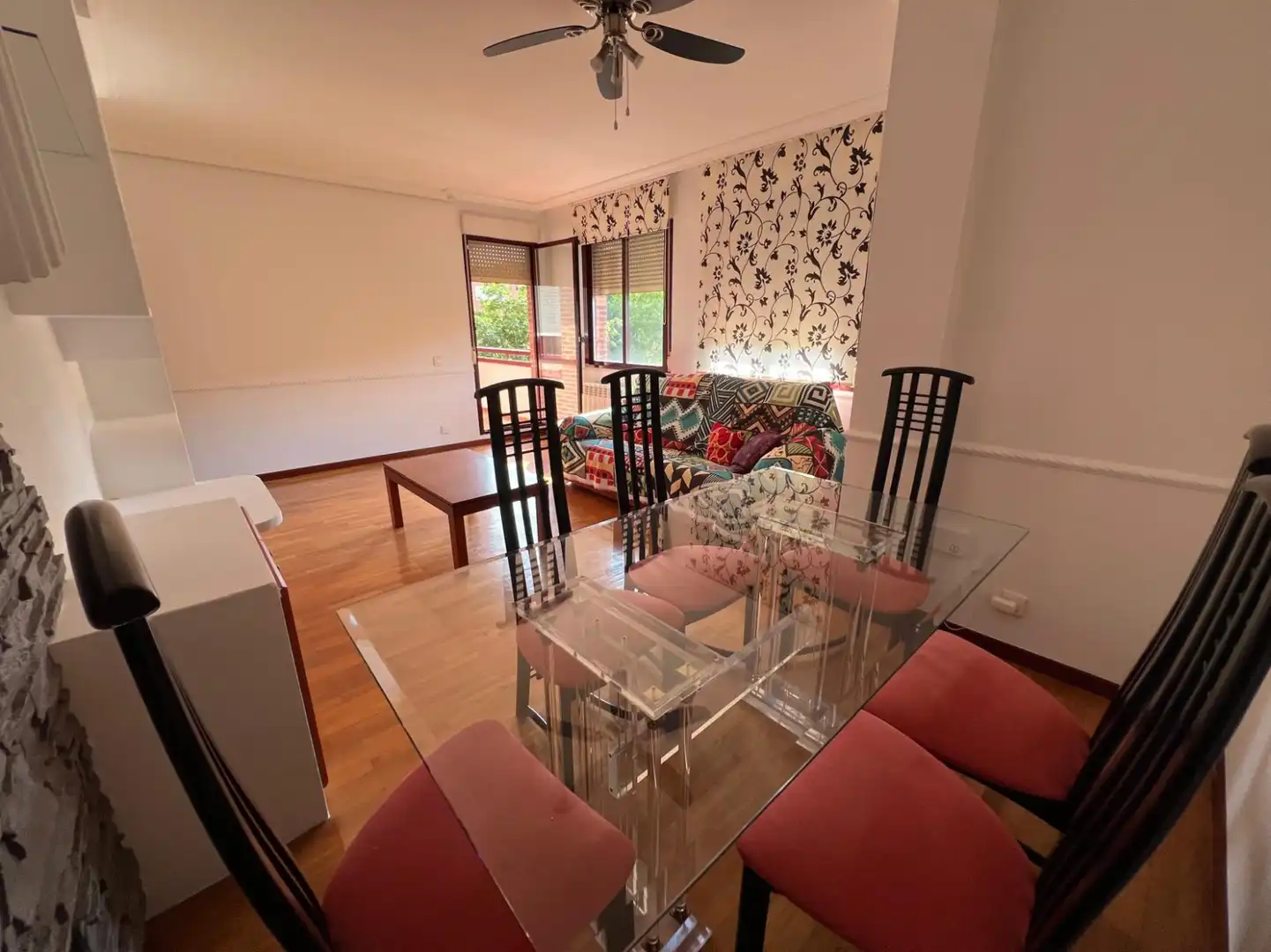 Comedor de Piso en venta en  Logroño con Calefacción, Terraza y Balcón