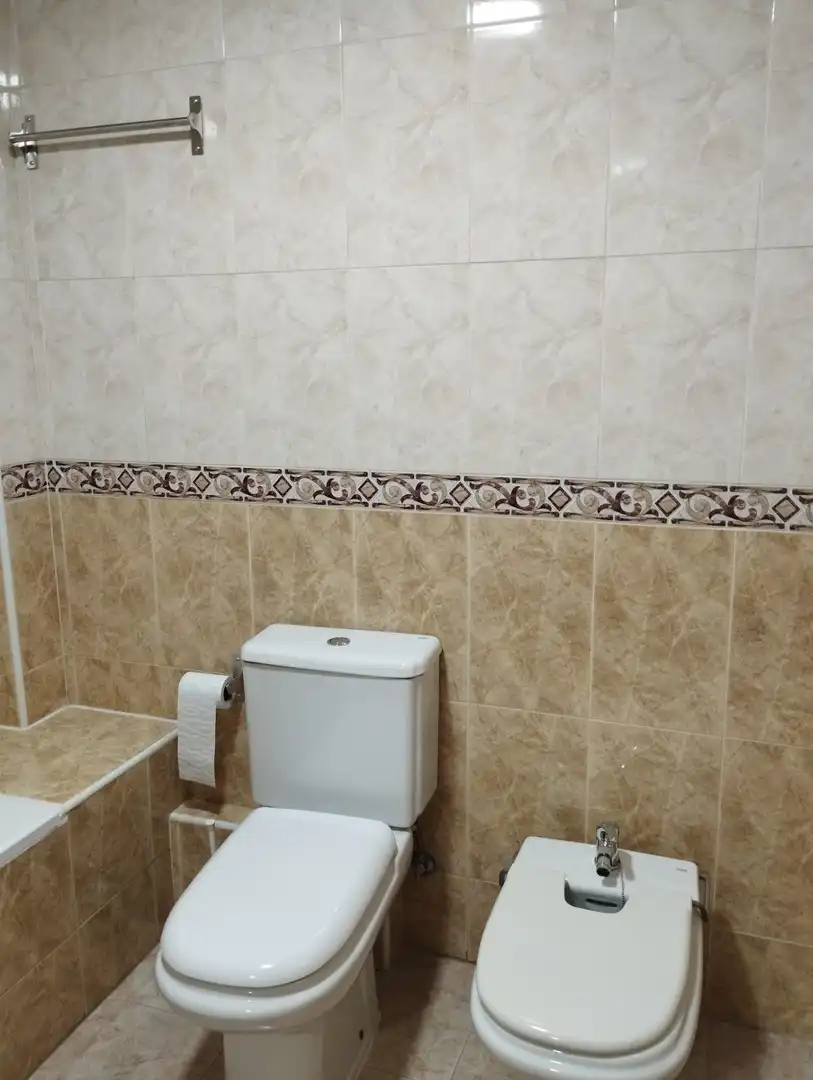 Bany de Pis per a compartir en Alcantarilla amb Aire condicionat, Calefacció i Terrassa