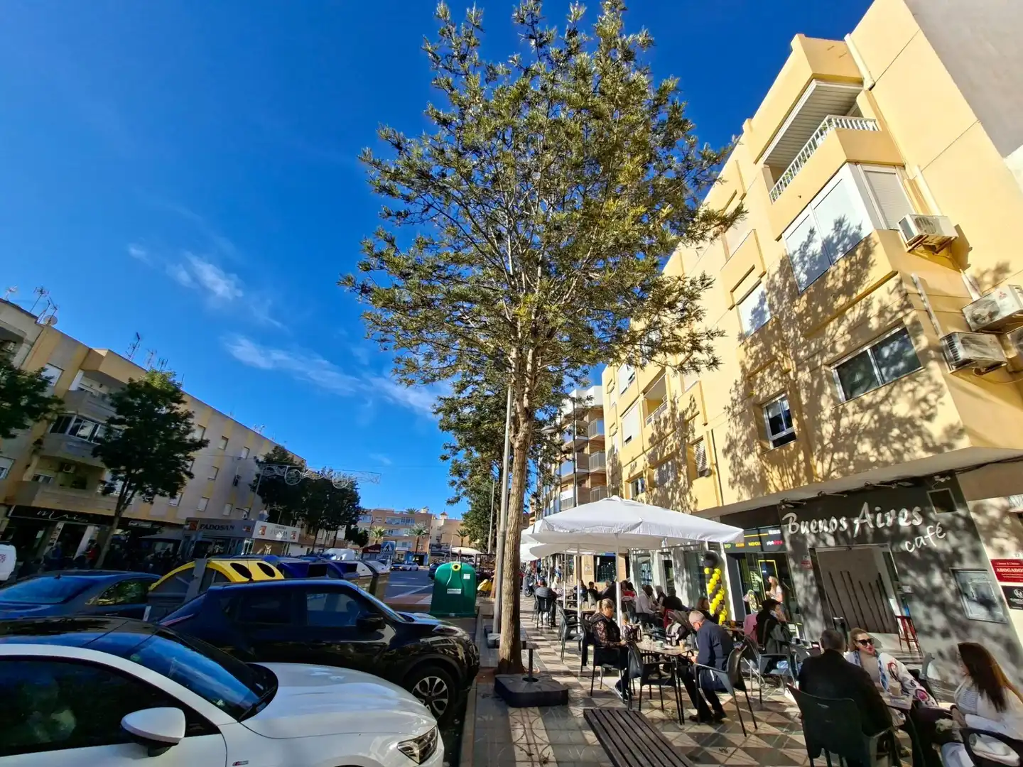 Exterior view of Commercial properties for sale in Roquetas de Mar