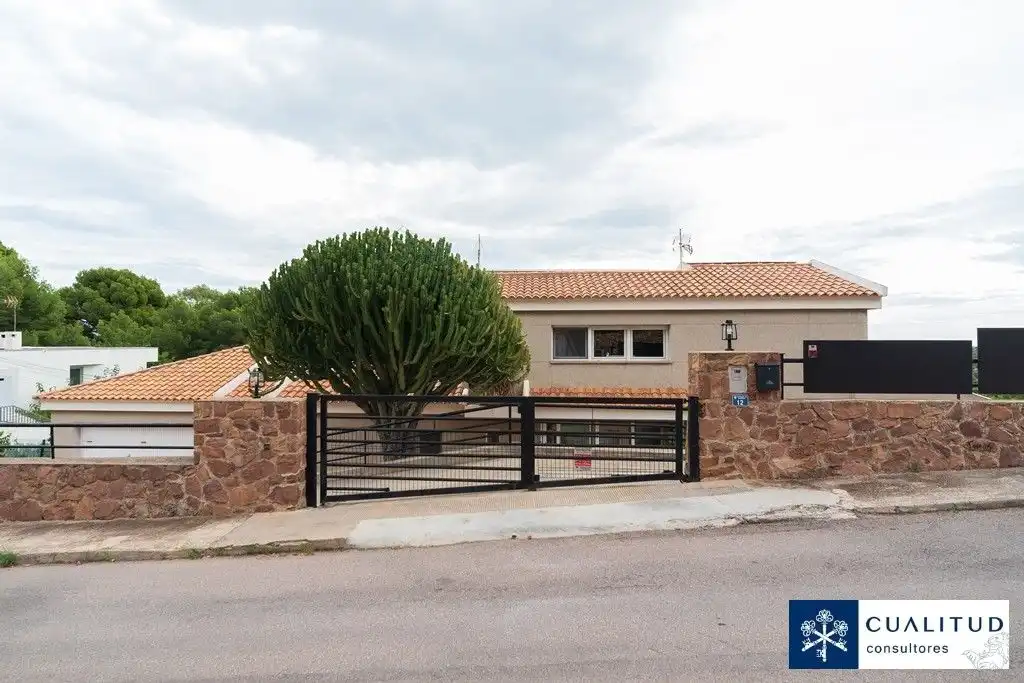 Vista exterior de Casa o xalet en venda en Benicasim / Benicàssim
