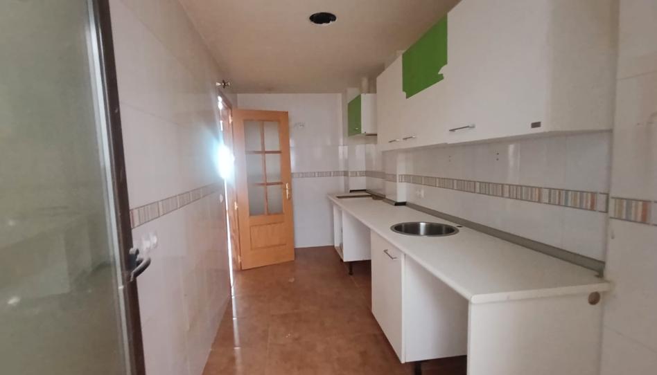 Photo 1 of Single-family semi-detached for sale in Calle Cuenca, Socuéllamos, Ciudad Real