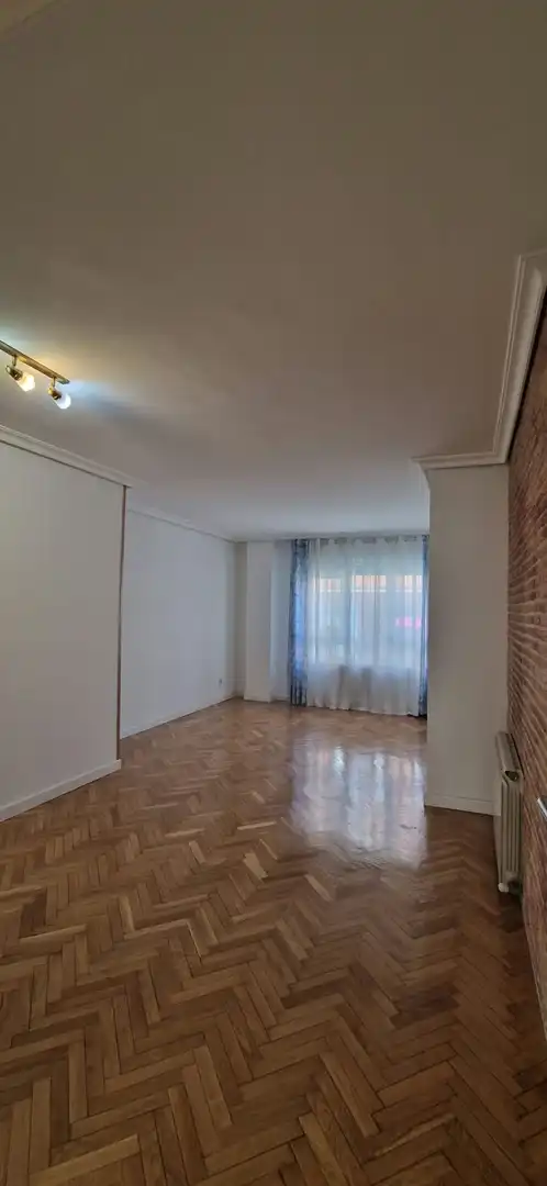 Bedroom of Flat for rent in Madrid  with Air Conditioner and Heating