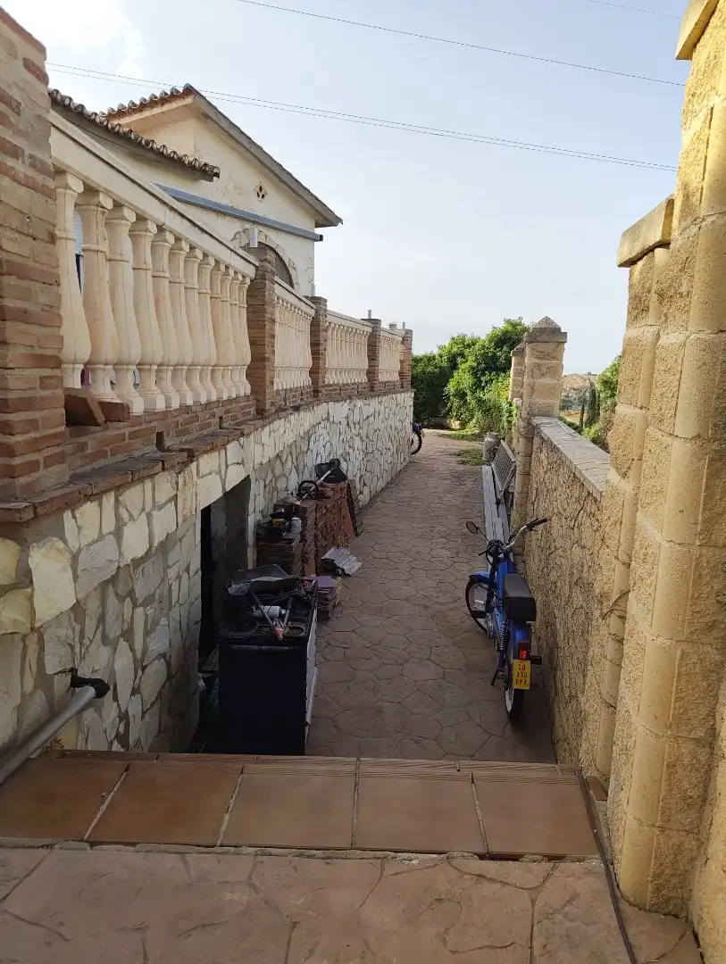 Vista exterior de Casa o xalet en venda en Benalmádena amb Aire condicionat, Calefacció i Jardí privat