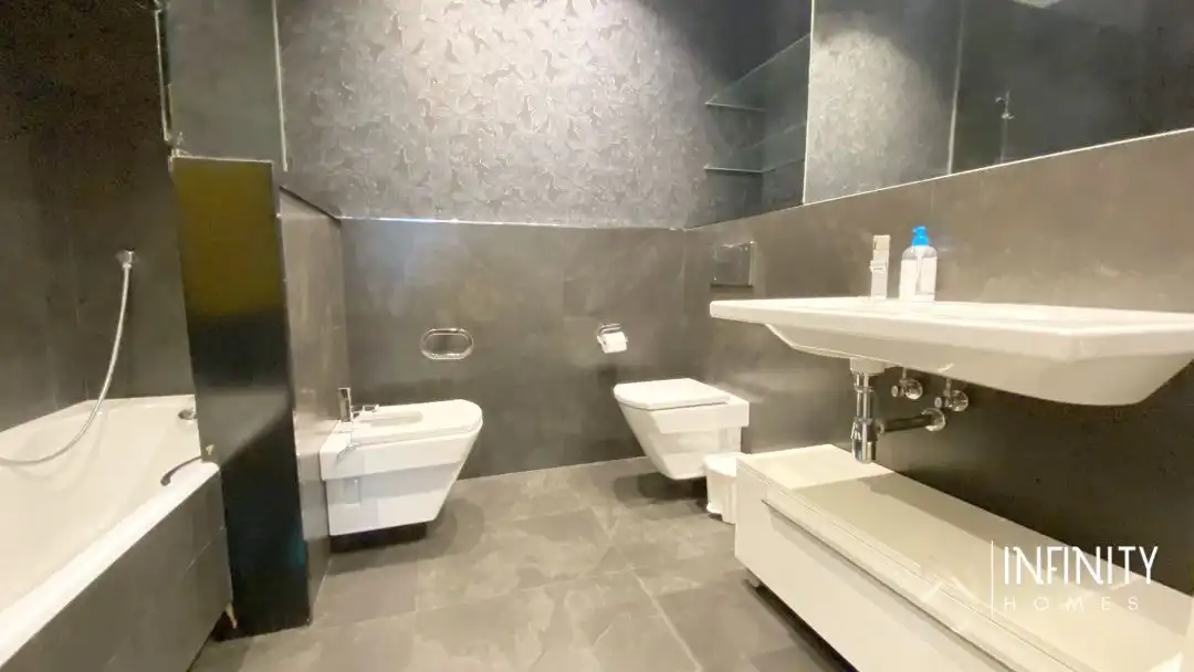 Baño de Piso de alquiler en Bilbao  con Calefacción, Terraza y Balcón