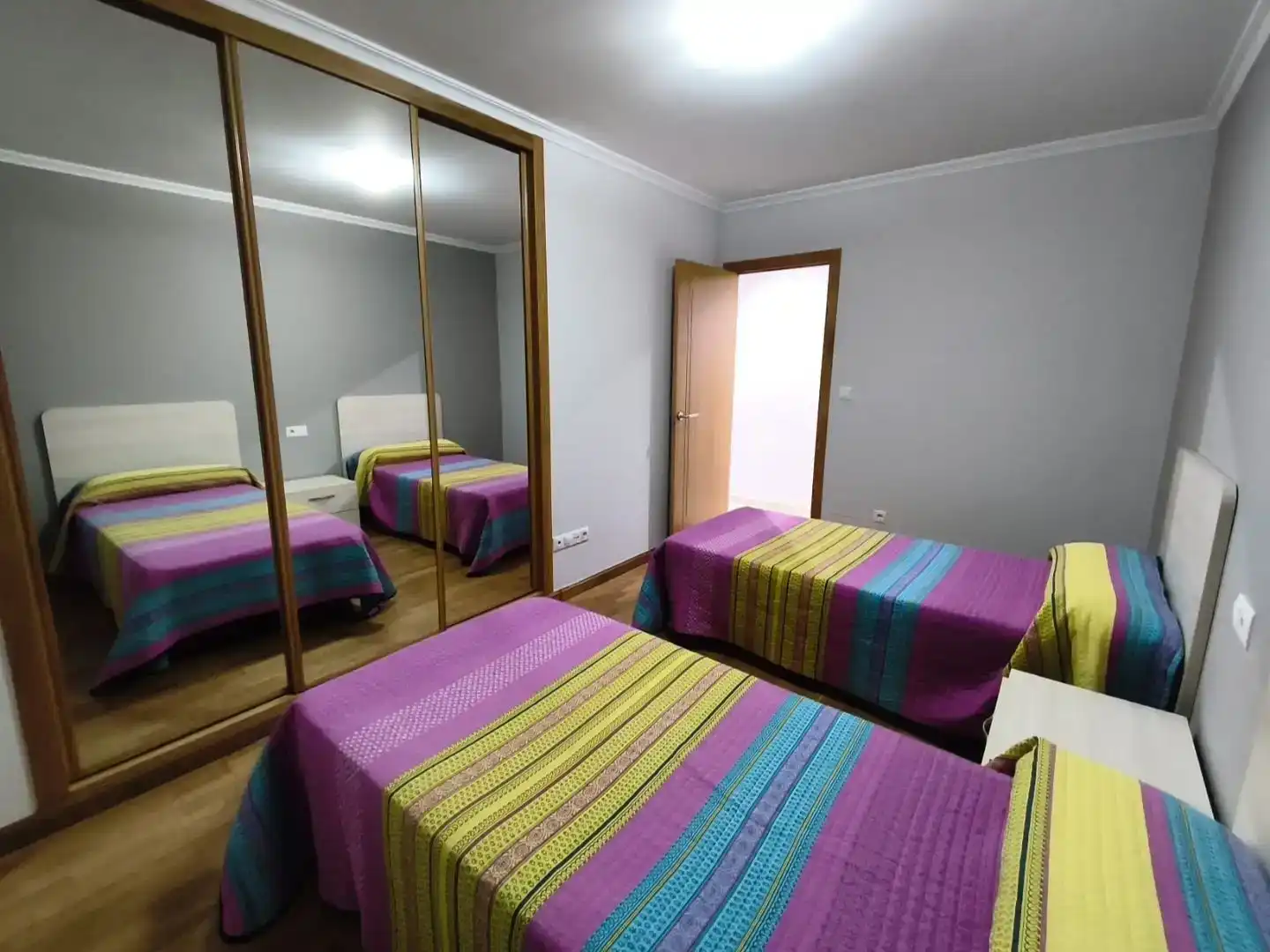 Schlafzimmer von Wohnung zur Miete in Viveiro mit Abstellraum, Schwimmbad und Möbliert