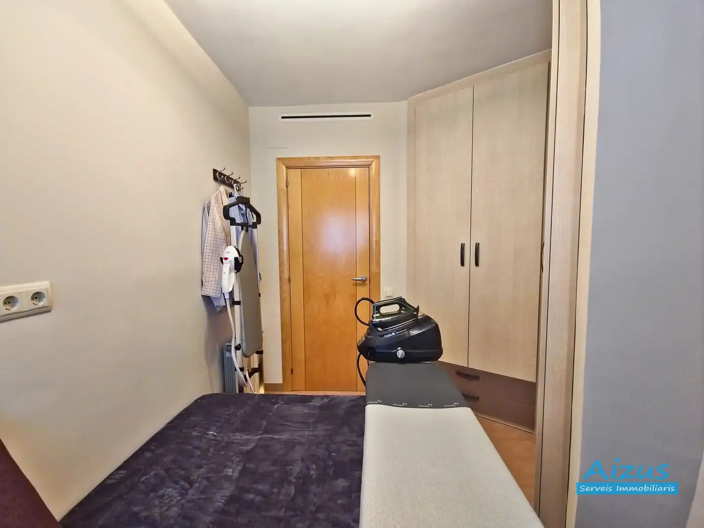 Habitación de Piso en venta en Ripollet con Calefacción, Trastero y Horno