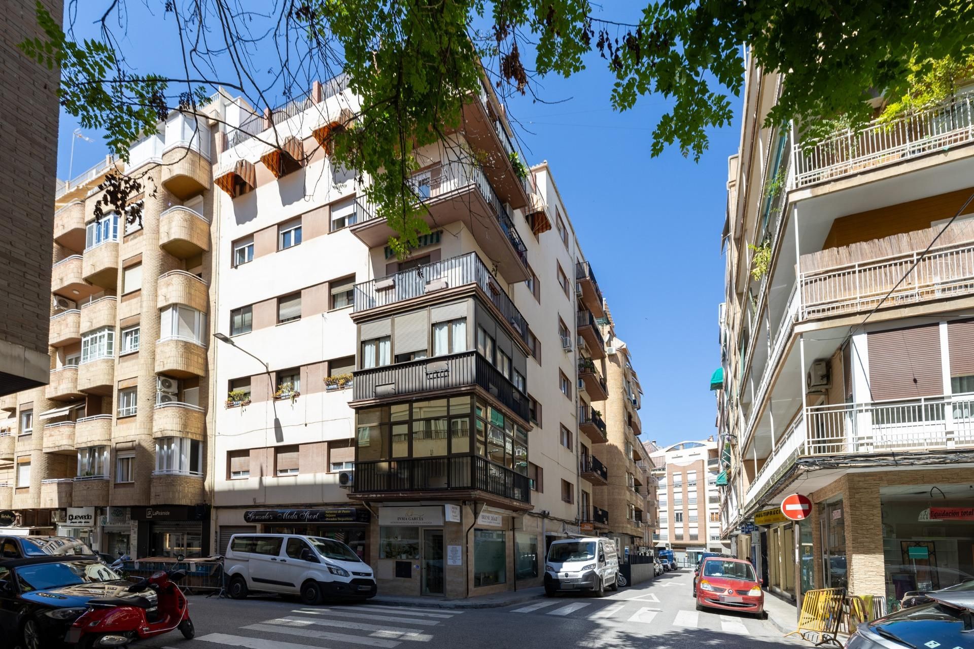 Exterior view of Flat for sale in  Granada Capital  with Air Conditioner, Heating and Parquet flooring