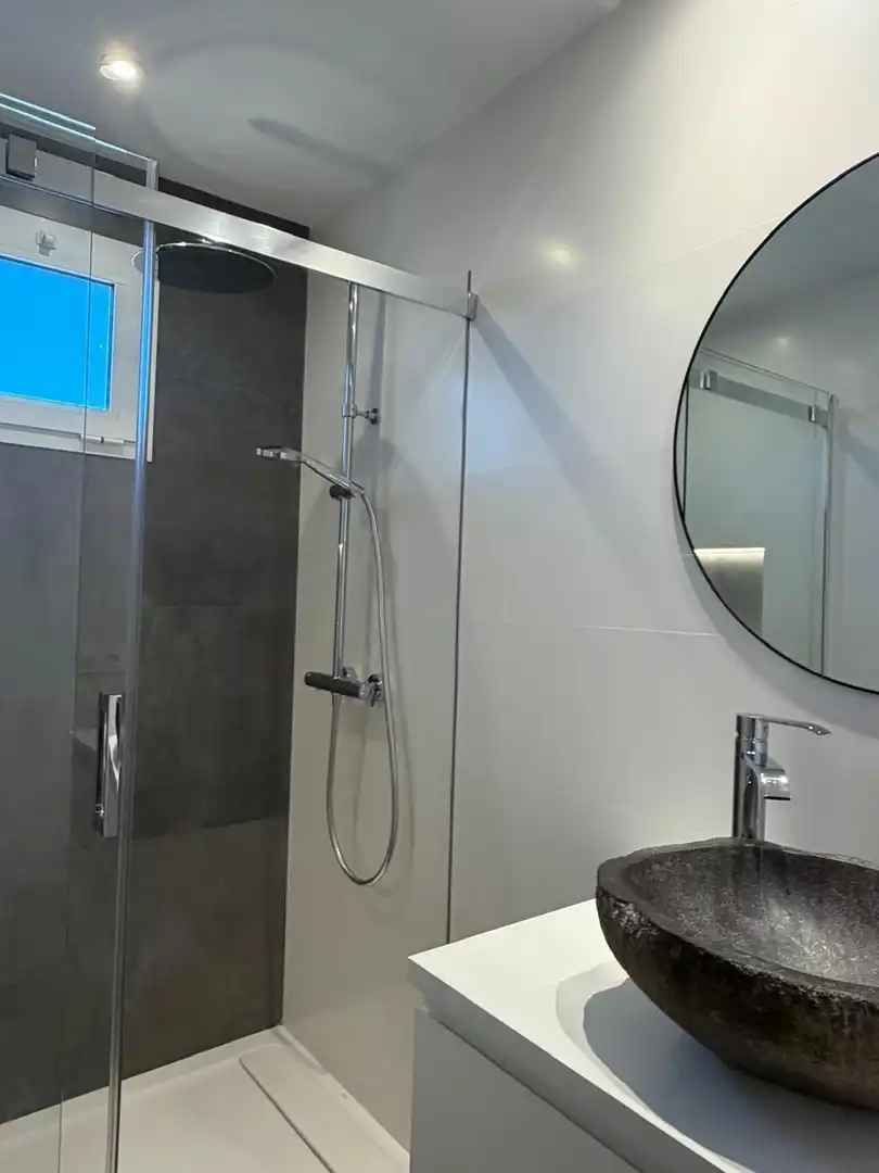 Baño de Ático en venta en Almería con Aire acondicionado, Calefacción y Jardín privado