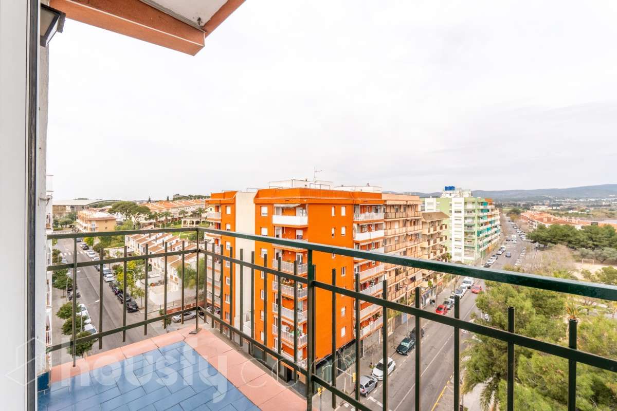 Balcony of Attic for sale in Vilanova i la Geltrú  with Air Conditioner, Heating and Parquet flooring